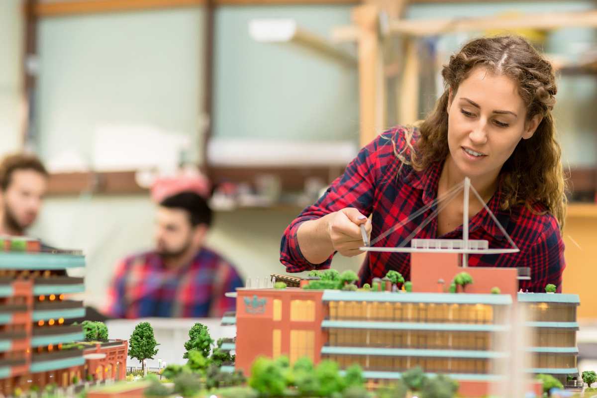 Key Steps to Build an Online School